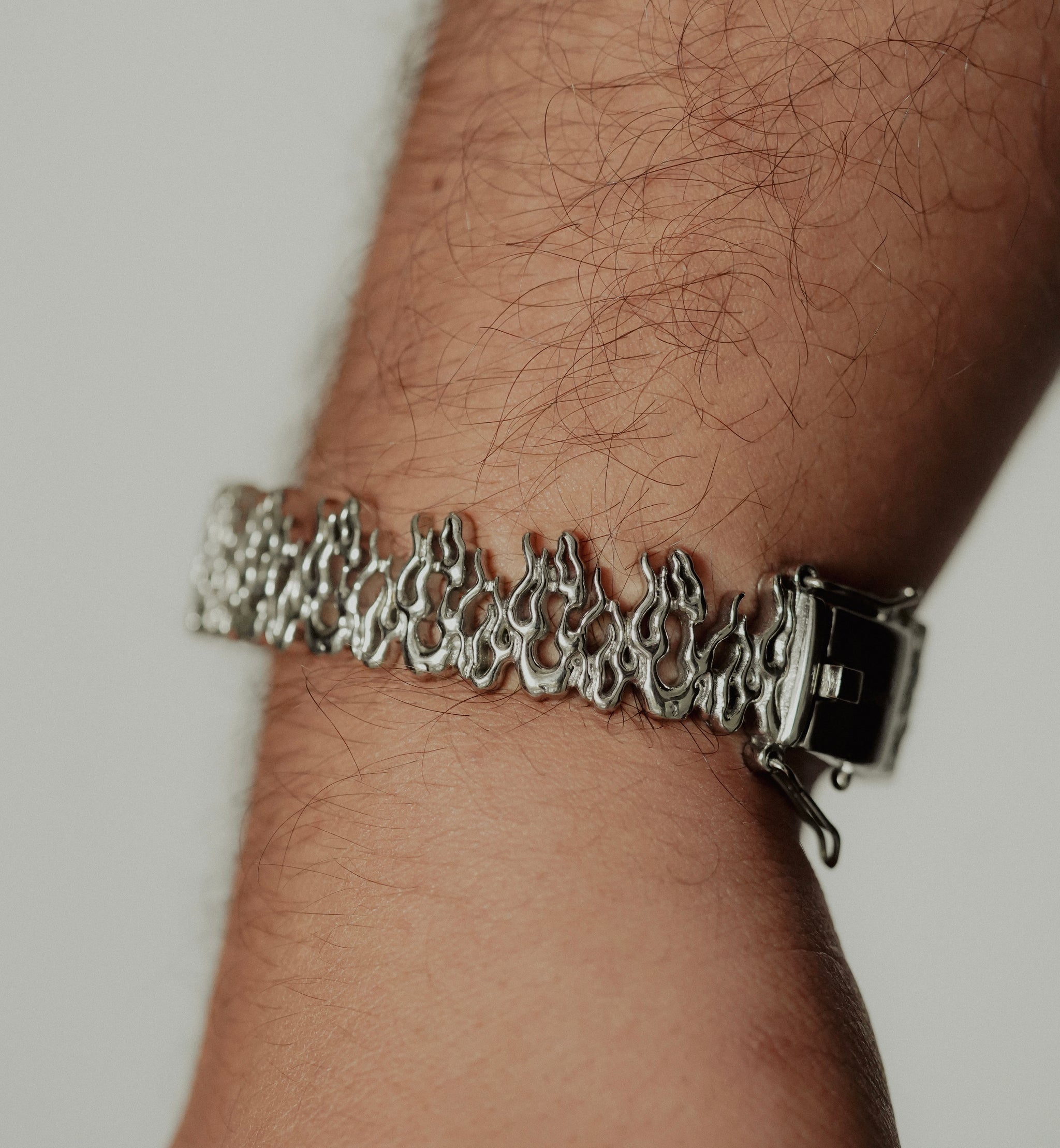 Ignis Bracelet Bangle - Fashion Jewelry by Yordy.