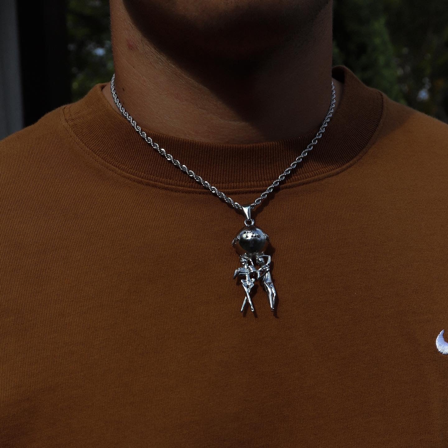 The World Never Stops Necklace - Fashion Jewelry by Yordy.